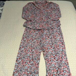 Secret treasures charge pajama set.  Capri length.